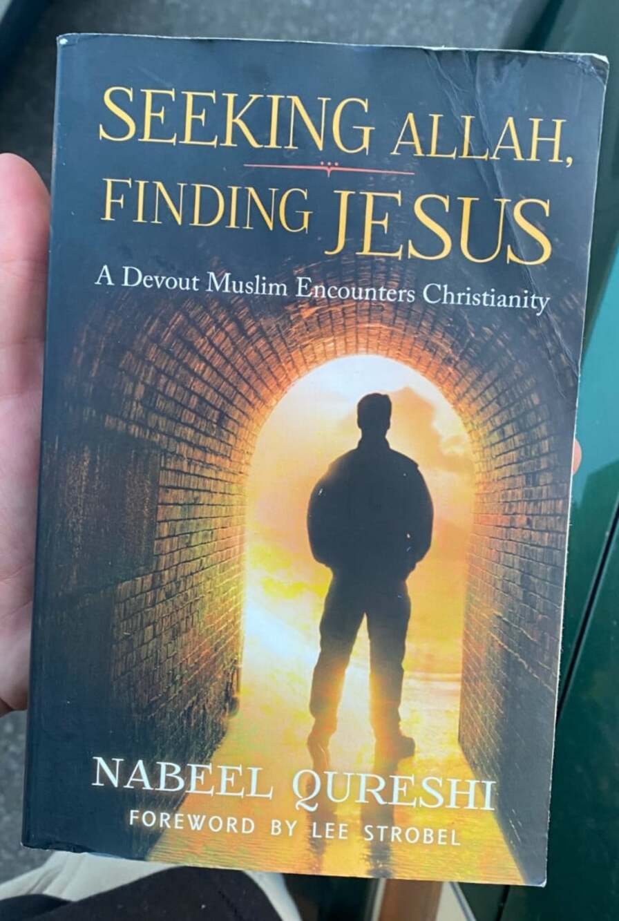 Seeking Allah, Finding Jesus : A Devout Muslim Encounters Christi